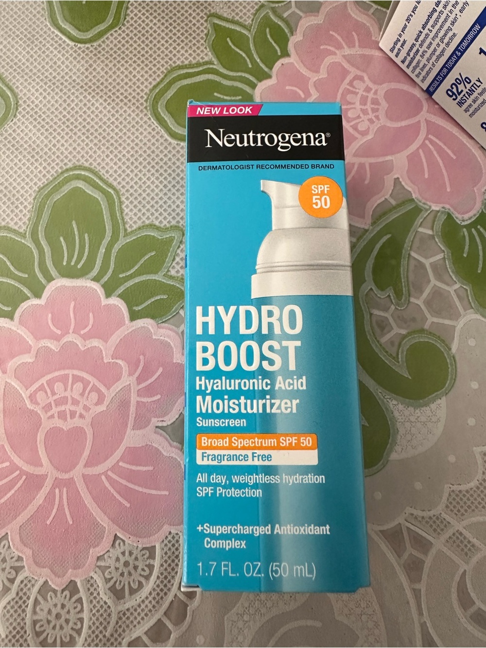 Neutrogena Hydro Boost Hyaluronic Acid Moisturizer SPF 50 - Blue